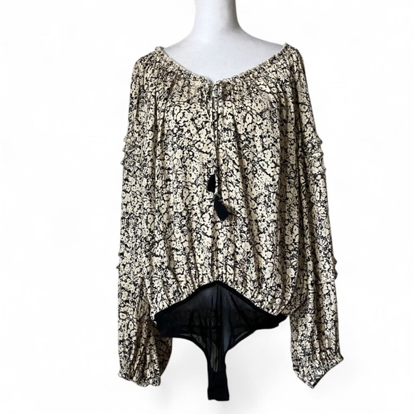 Intimately Free People “All Tucks" Floral Printed Oversized Bodysuit size Medium - Picture 4 of 12